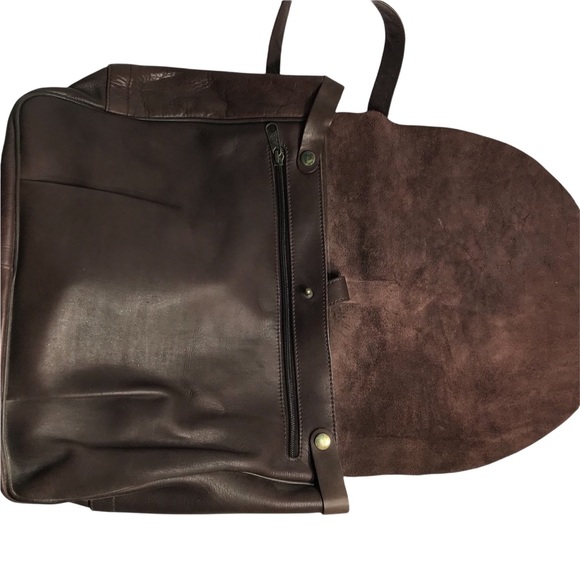 Gap Leather Handbag/Shoulderbag. Adustable shoulder strap. New - Picture 2 of 6